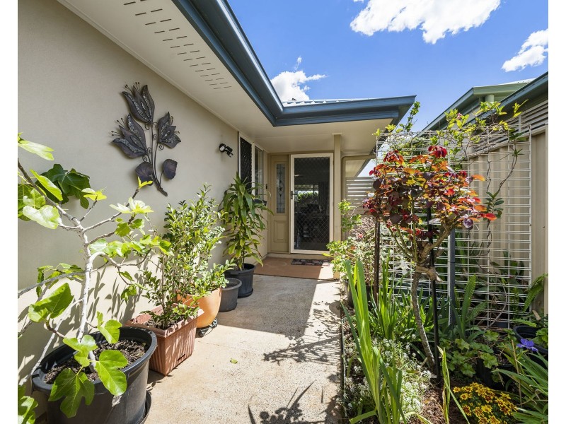 64/303 Spring Street, Kearneys Spring QLD 4350