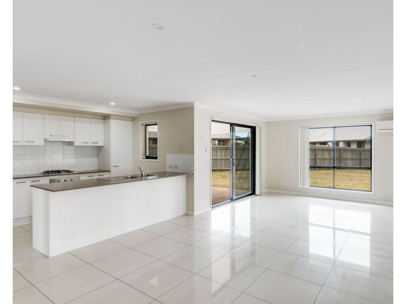 19 Kensei Street, Wyreema QLD 4352
