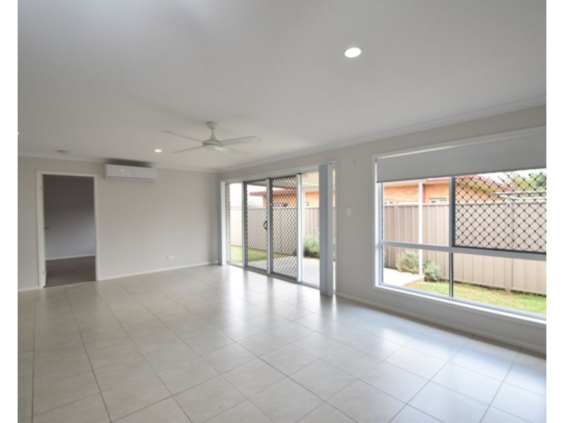 2/21a Haig Street, South Toowoomba QLD 4350