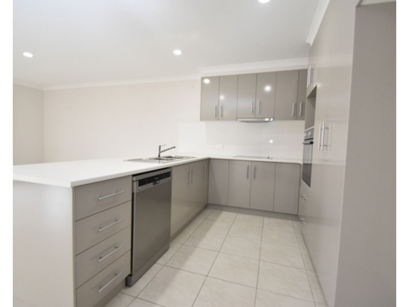 2/21a Haig Street, South Toowoomba QLD 4350