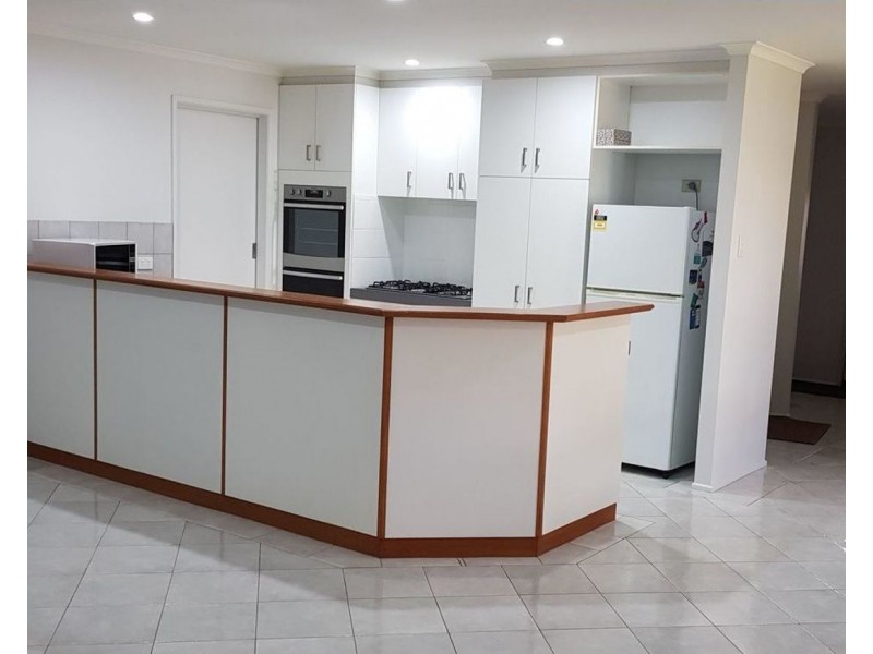 36 Kratzmann Court, Kearneys Spring QLD 4350