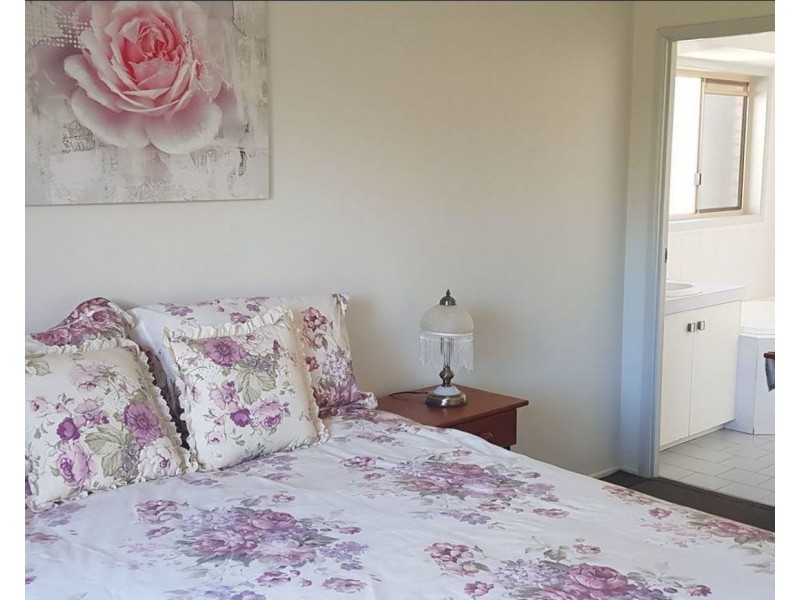 36 Kratzmann Court, Kearneys Spring QLD 4350
