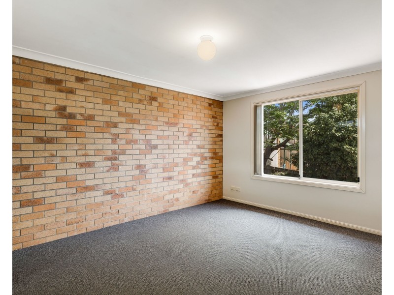 3/248 James Street, Harristown QLD 4350