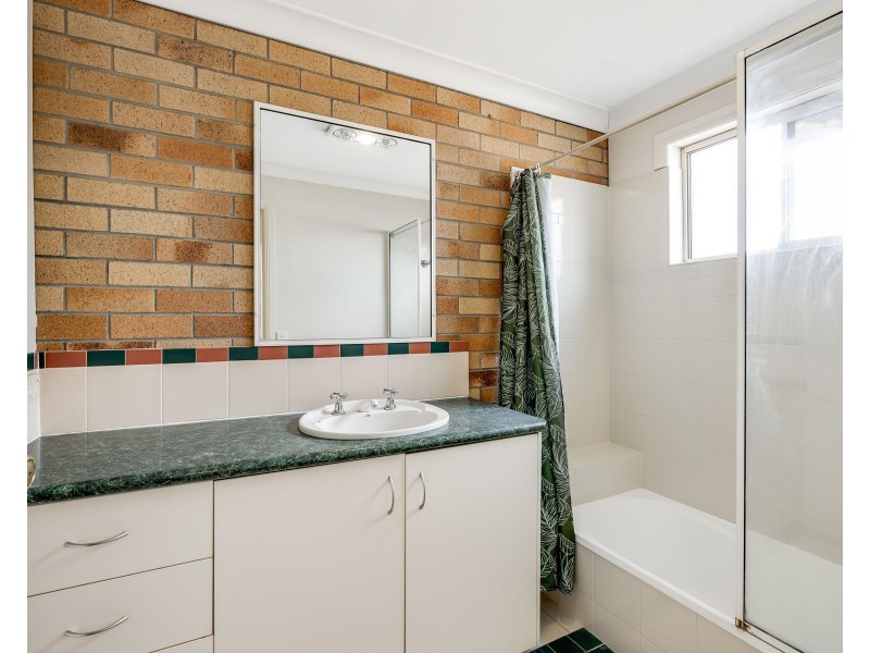 3/248 James Street, Harristown QLD 4350