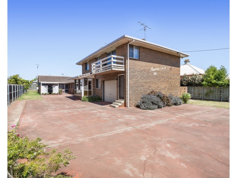 1/22 Wallace Street, Newtown QLD 4350