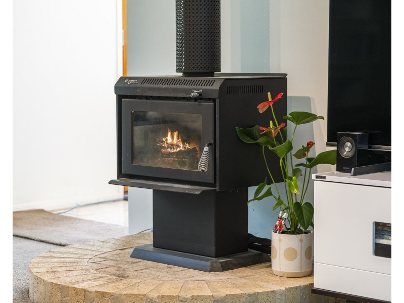 33 Gloucester Court, Mount Hallen QLD 4312