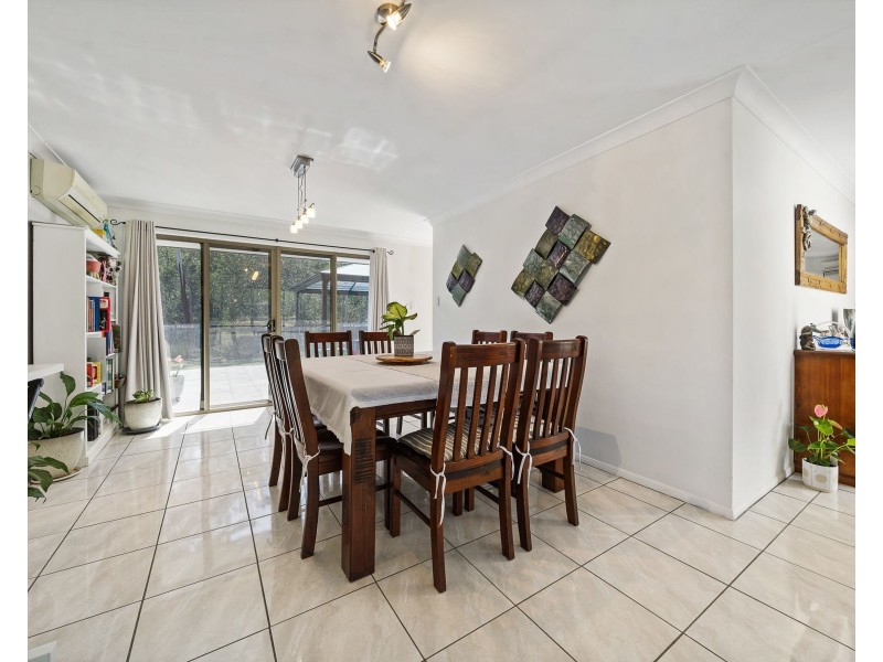 33 Gloucester Court, Mount Hallen QLD 4312