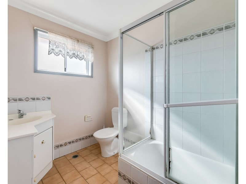 2/2-6 Roser Close, Kearneys Spring QLD 4350