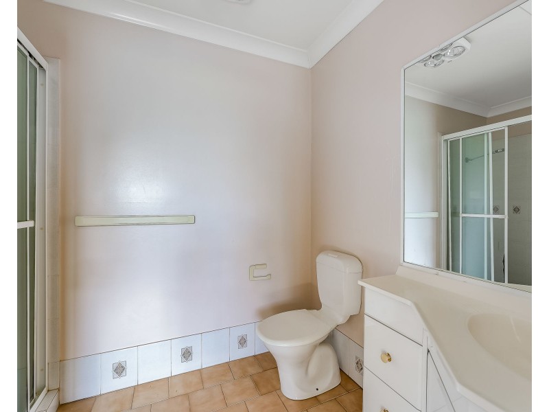 2/2-6 Roser Close, Kearneys Spring QLD 4350