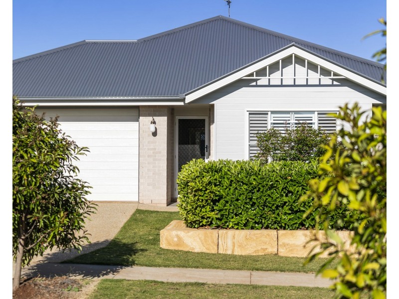 18 McAulay Avenue, Highfields QLD 4352