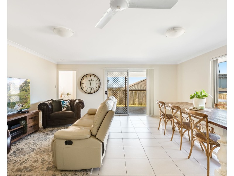 16 Sophia Crescent, Cotswold Hills QLD 4350