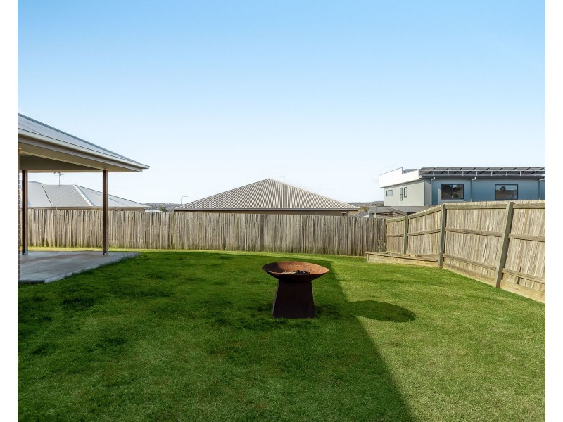 16 Sophia Crescent, Cotswold Hills QLD 4350