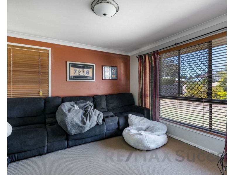 9 Prime Minister Drive, Middle Ridge QLD 4350