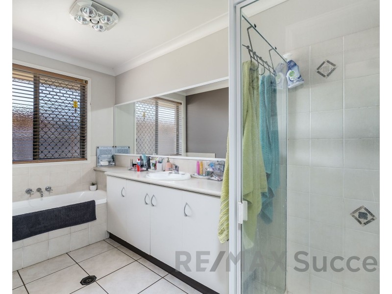 9 Prime Minister Drive, Middle Ridge QLD 4350