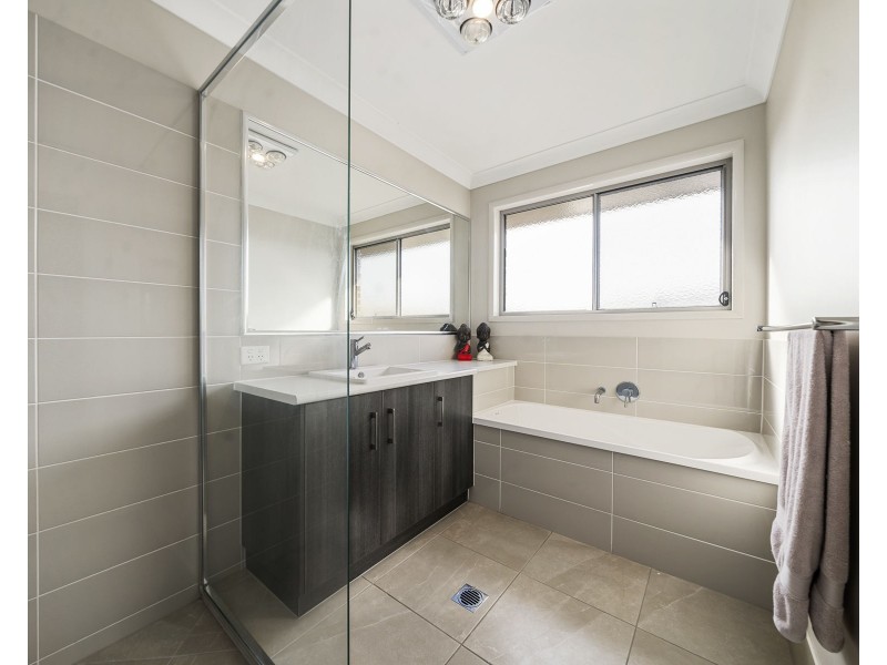 6 Carnamah Street, Cambooya QLD 4358