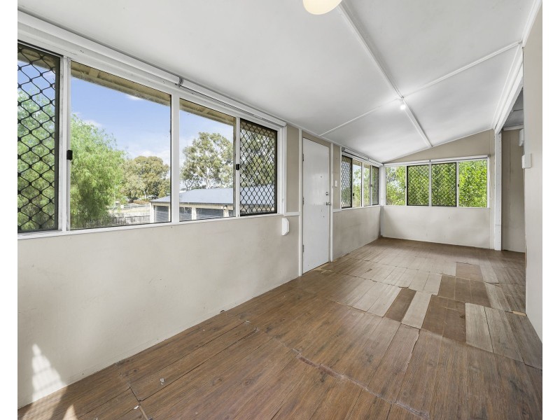 1 Railway Street, Cambooya QLD 4358