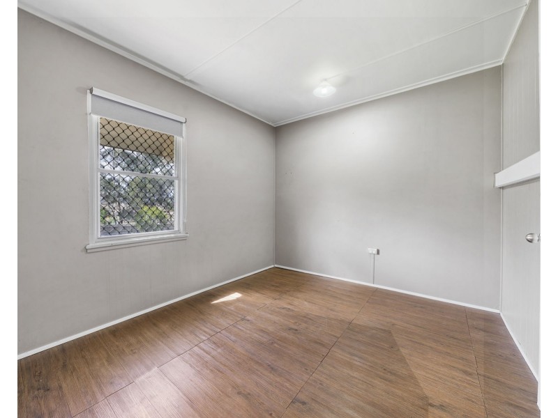 1 Railway Street, Cambooya QLD 4358