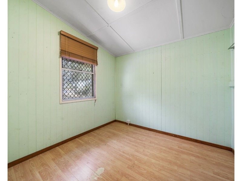 1 Railway Street, Cambooya QLD 4358