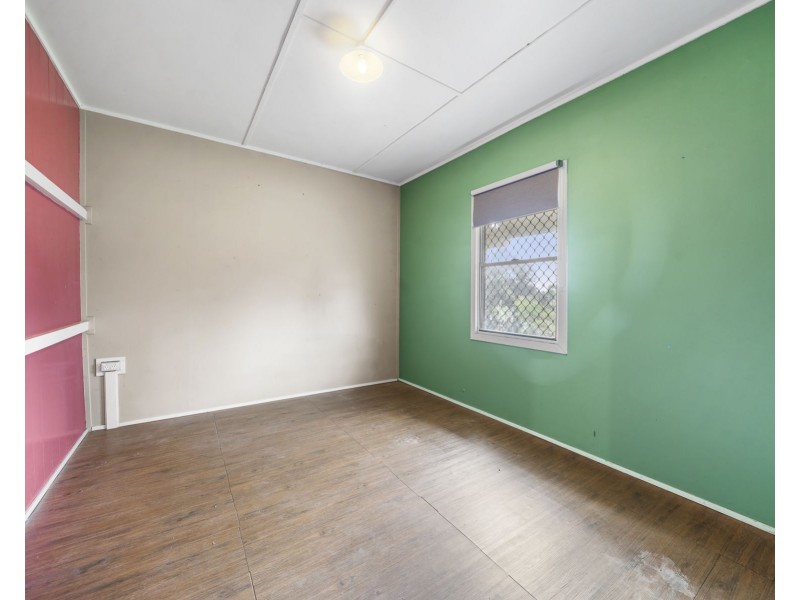 1 Railway Street, Cambooya QLD 4358