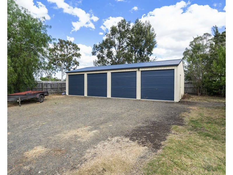1 Railway Street, Cambooya QLD 4358