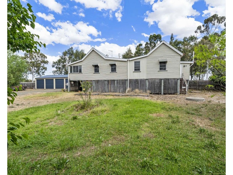 1 Railway Street, Cambooya QLD 4358