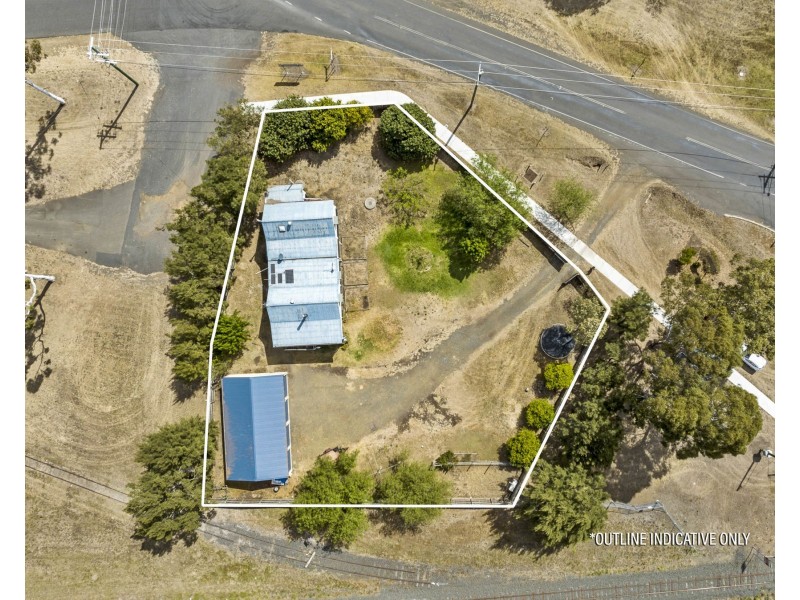 1 Railway Street, Cambooya QLD 4358