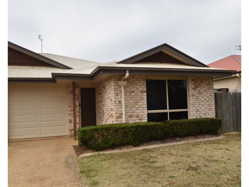 2/10 Sambar Court, Kearneys Spring QLD 4350