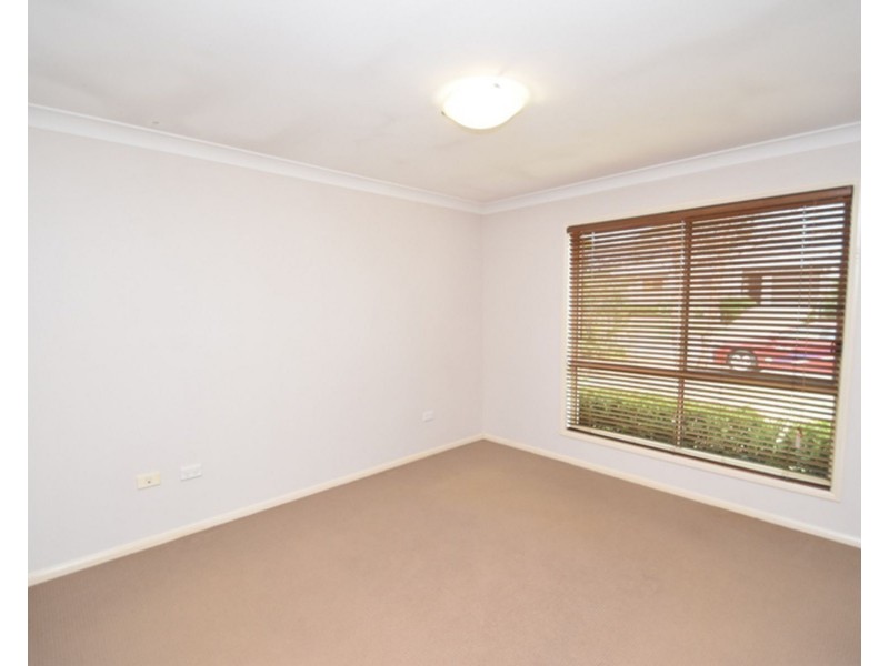 2/10 Sambar Court, Kearneys Spring QLD 4350