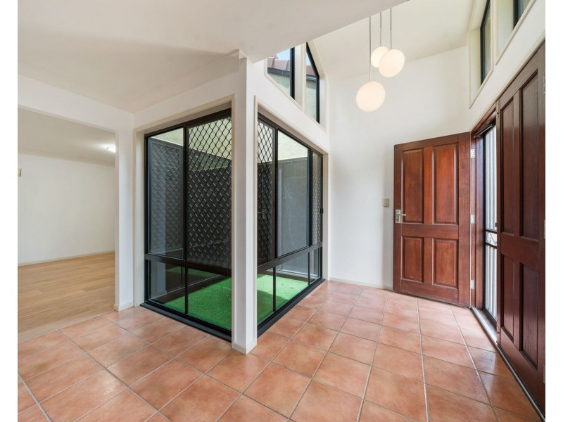 16 Bridget Court, Middle Ridge QLD 4350