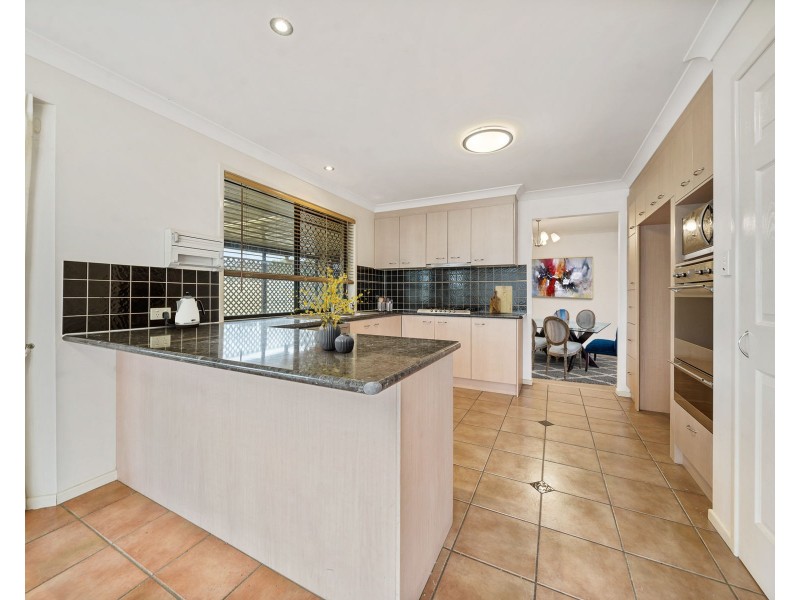 16 Bridget Court, Middle Ridge QLD 4350