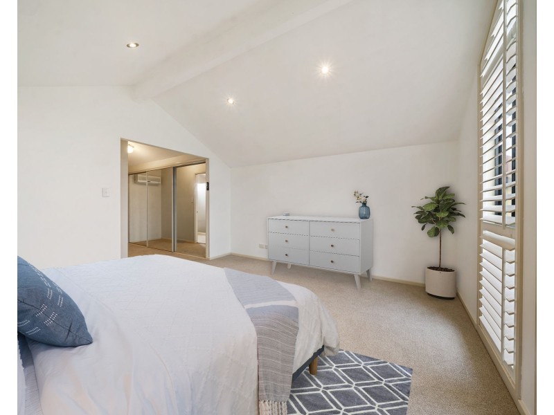 16 Bridget Court, Middle Ridge QLD 4350