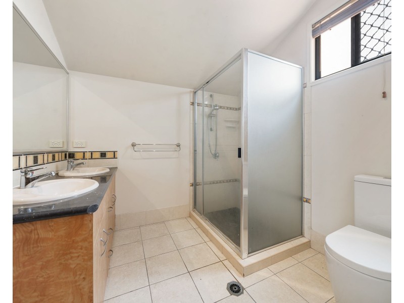 16 Bridget Court, Middle Ridge QLD 4350