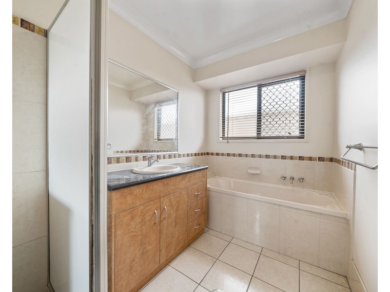 16 Bridget Court, Middle Ridge QLD 4350