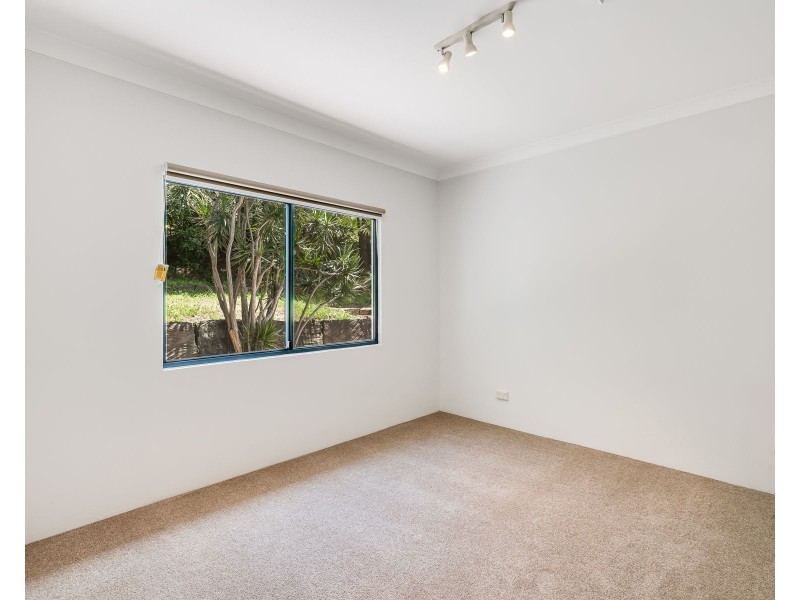 26 Hilltop Crescent, Blue Mountain Heights QLD 4350