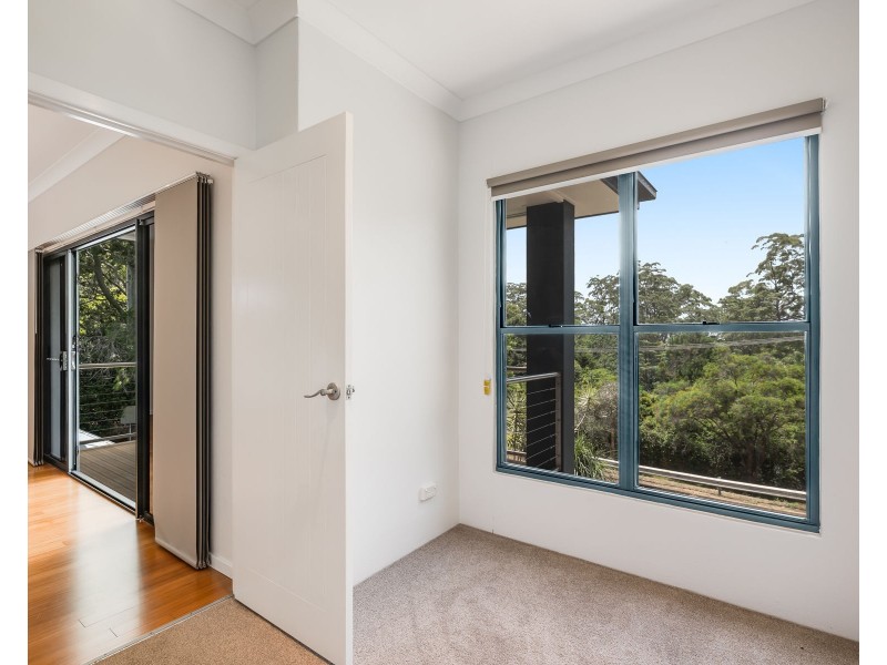 26 Hilltop Crescent, Blue Mountain Heights QLD 4350