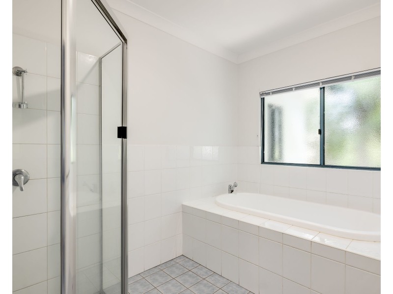 26 Hilltop Crescent, Blue Mountain Heights QLD 4350