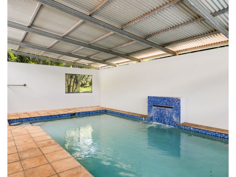 26 Hilltop Crescent, Blue Mountain Heights QLD 4350