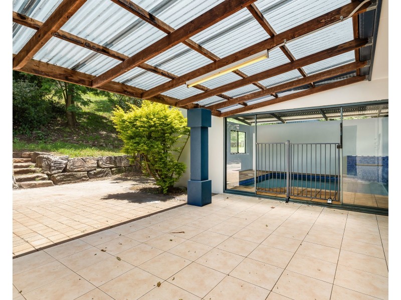 26 Hilltop Crescent, Blue Mountain Heights QLD 4350