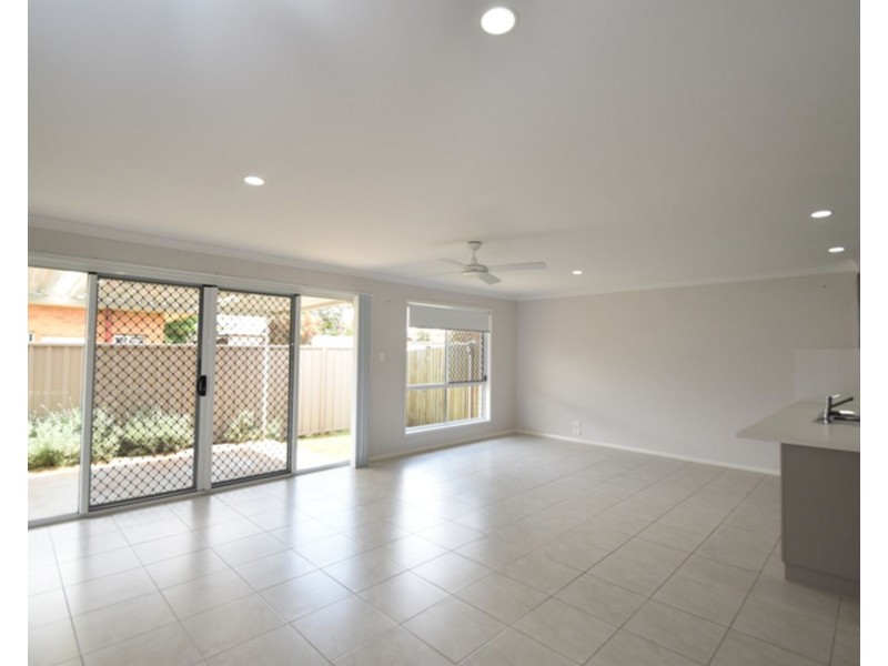 2/21a Haig Street, South Toowoomba QLD 4350