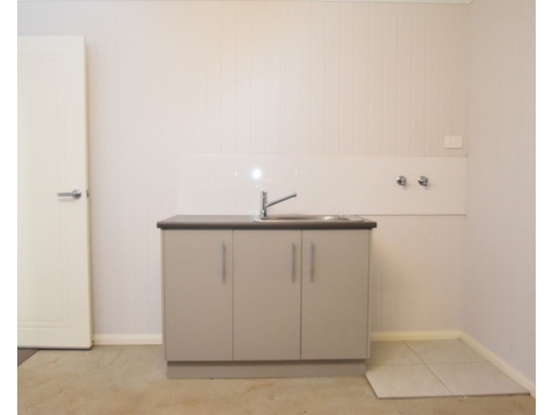 2/21a Haig Street, South Toowoomba QLD 4350