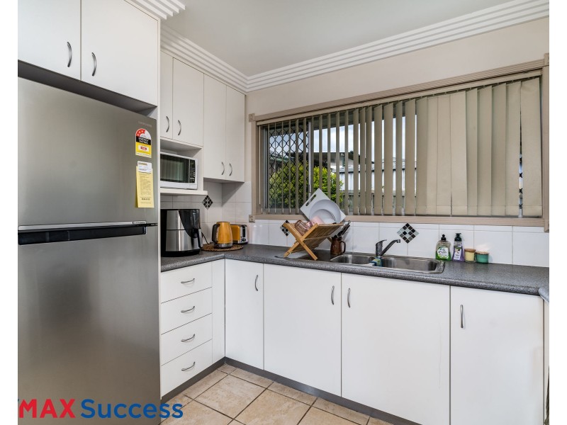 2/1 Seaton  Street, South Toowoomba QLD 4350