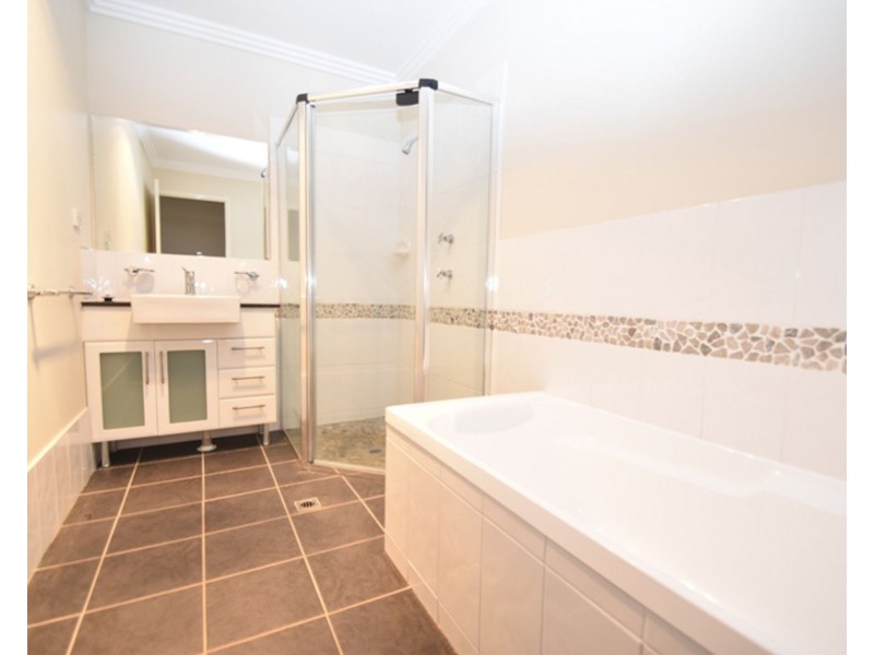 3/11 Albert Street, Newtown QLD 4350