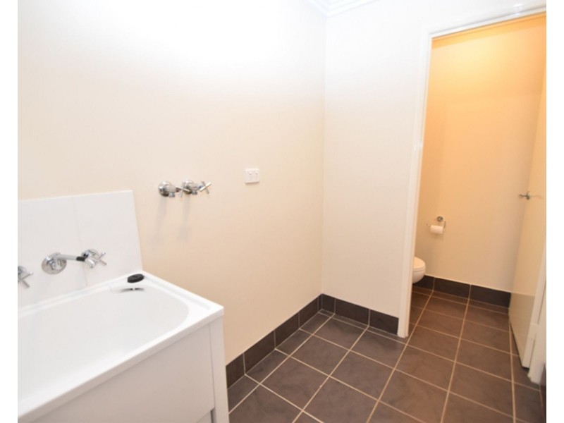 3/11 Albert Street, Newtown QLD 4350