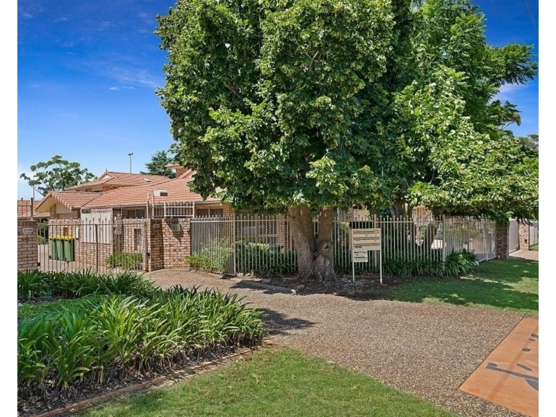 1/23 Lendrum Street, Newtown QLD 4350