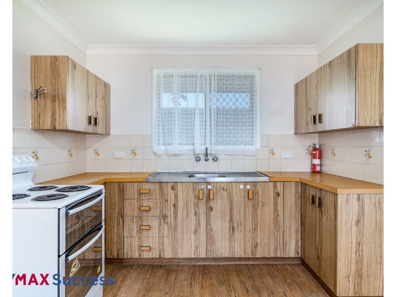 2/208 Tor Street, Rockville QLD 4350