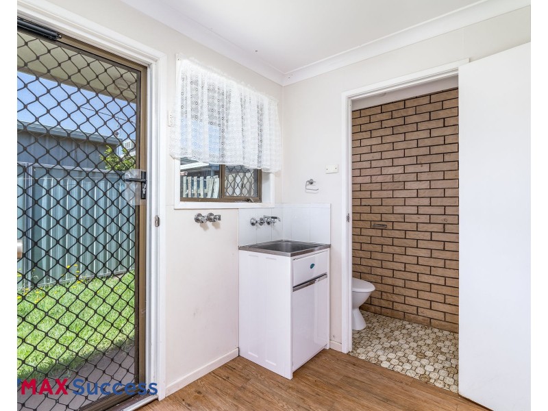 2/208 Tor Street, Rockville QLD 4350