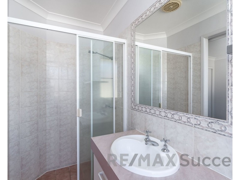 4 Zinnia Court, Middle Ridge QLD 4350