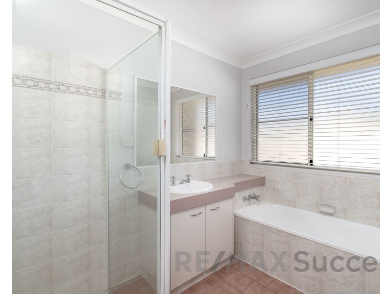 4 Zinnia Court, Middle Ridge QLD 4350