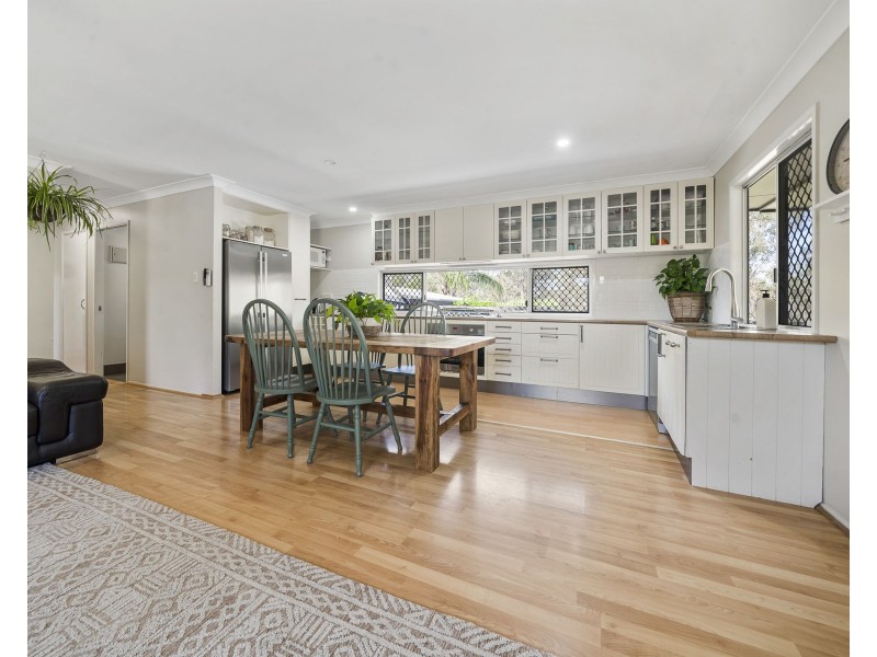 31 Dugandan Road, Upper Lockyer QLD 4352