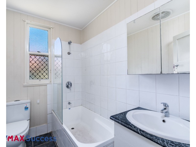 111 Ruthven Street, Harlaxton QLD 4350